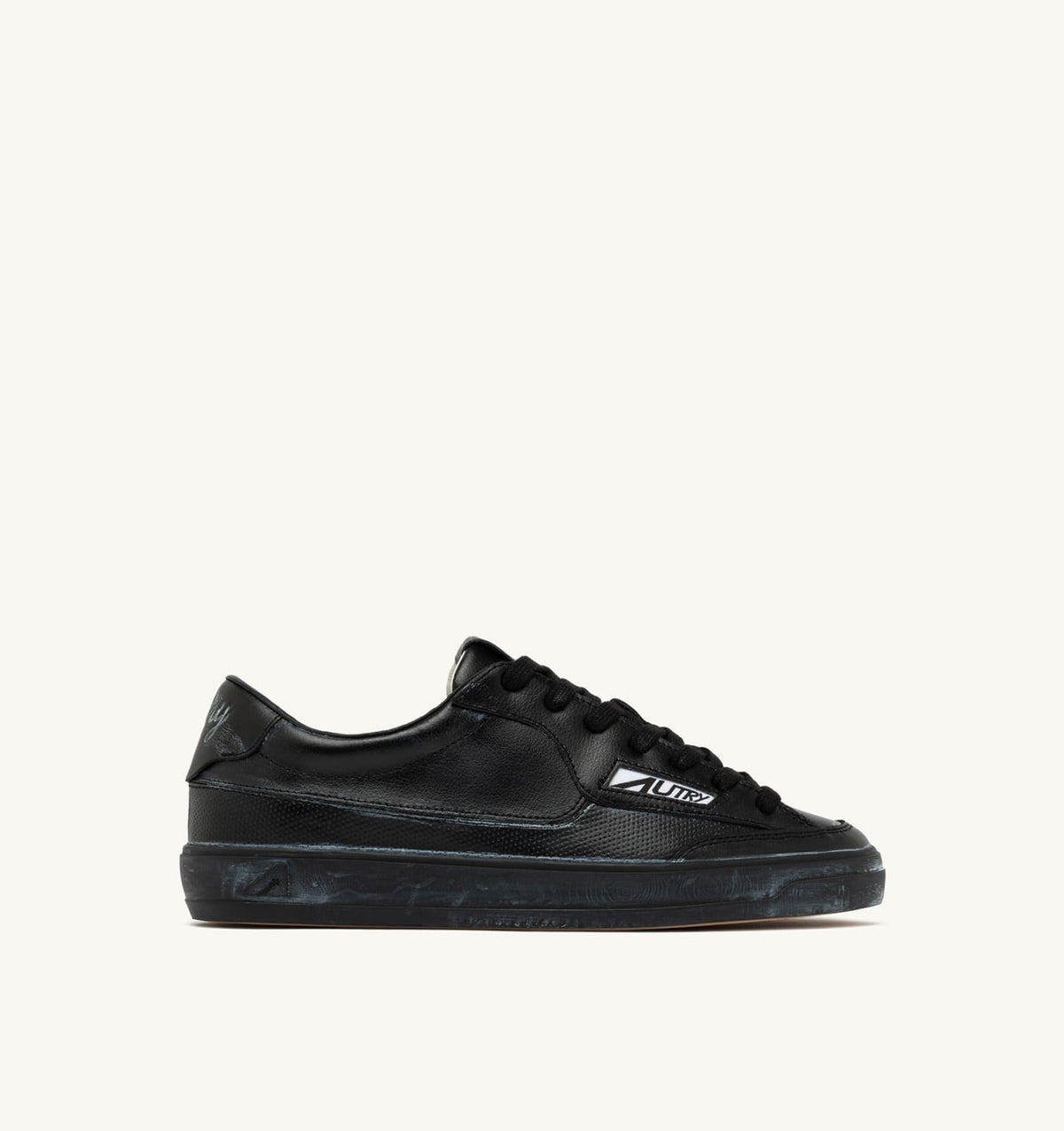 AUTRY WINDSCAPE LOW SUPER VINTAGE SNEAKERS IN BLACK LEATHER