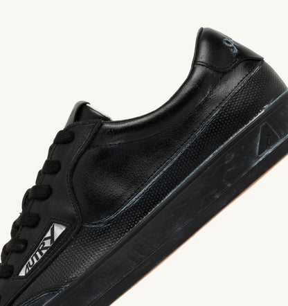 AUTRY WINDSCAPE LOW SUPER VINTAGE SNEAKERS IN BLACK LEATHER