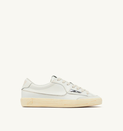 AUTRY WINDSCAPE LOW SUPER VINTAGE SNEAKERS IN WHITE LEATHER