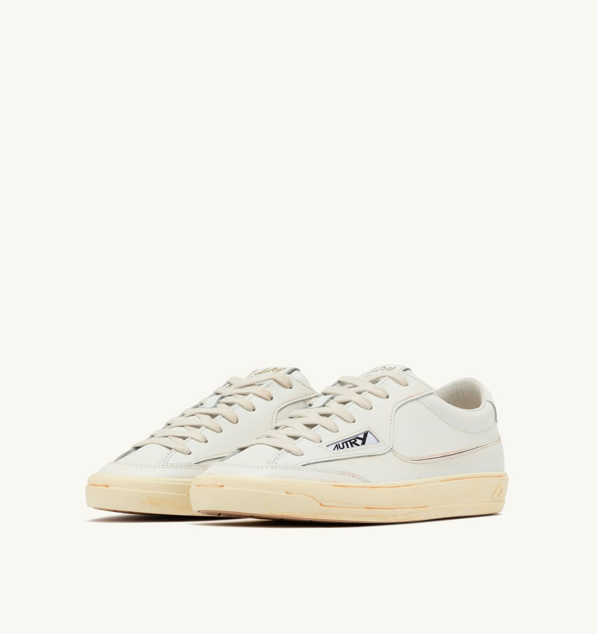 AUTRY WINDSCAPE LOW SUPER VINTAGE SNEAKERS IN WHITE LEATHER