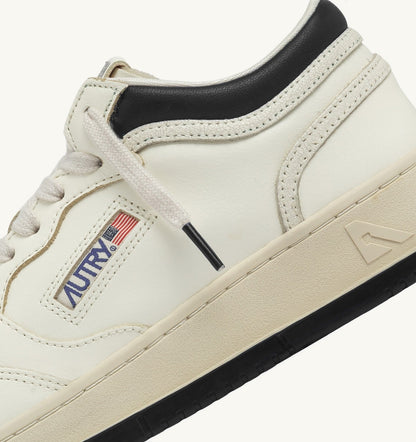 AUTRY MED-WAY SNEAKERS IN LEATHER COLOR MARSHMALLOW AND BLACK