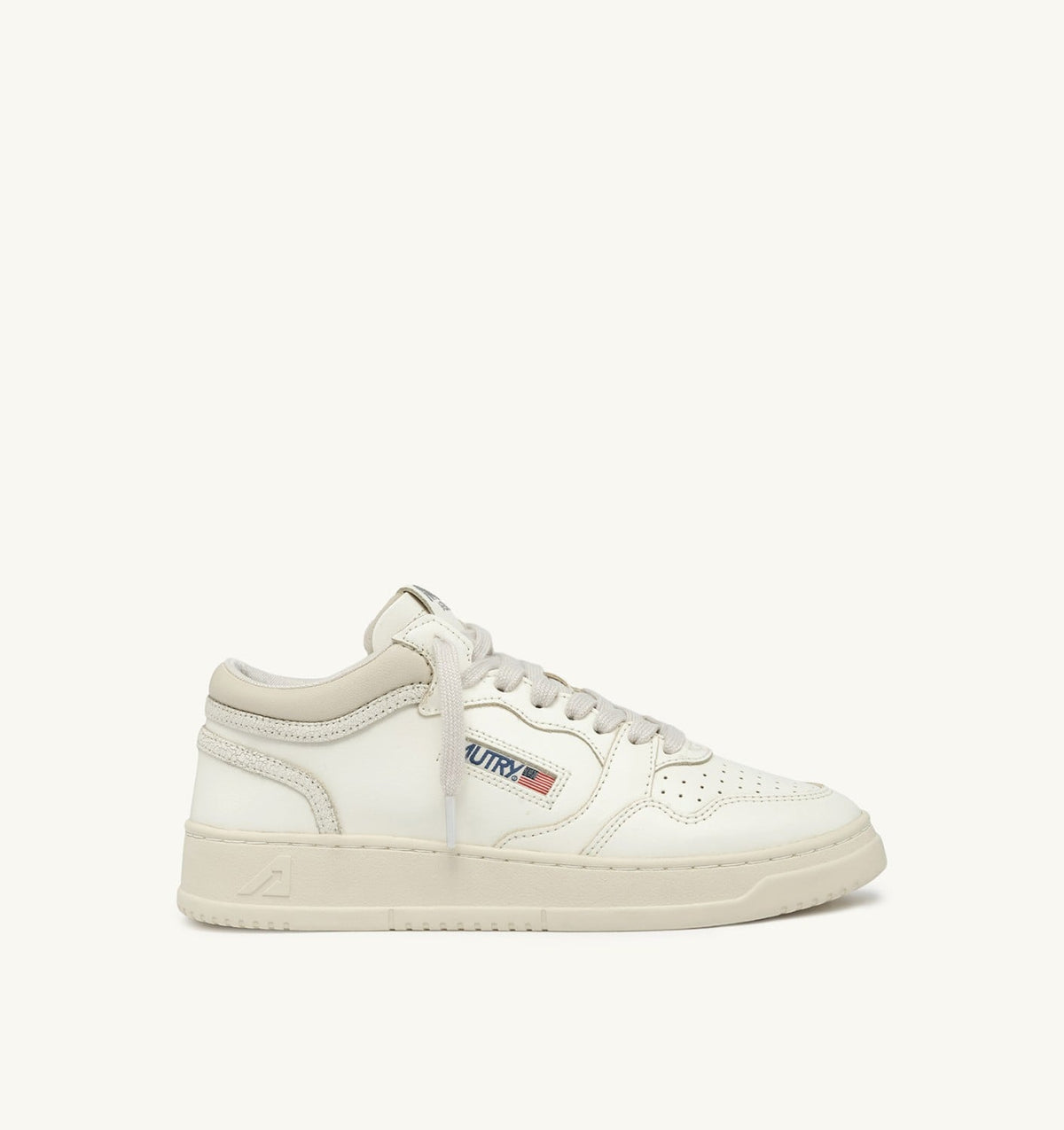 AUTRY MED-WAY SNEAKERS IN LEATHER COLOR MARSHMALLOW AND WHITE