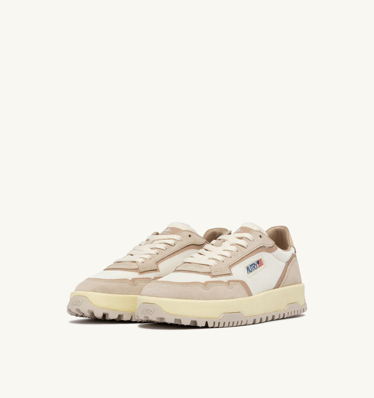 AUTRY WILDPACE LOW SNEAKERS IN WHISPER WHITE AND SAND DRAGON MESH AND SUEDE