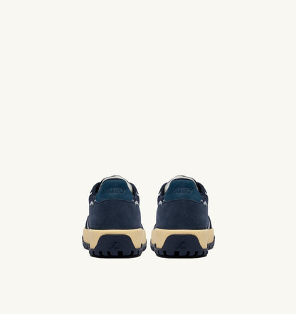 AUTRY WILDPACE LOW SNEAKERS IN BLUETTE DRAGON MESH AND SUEDE