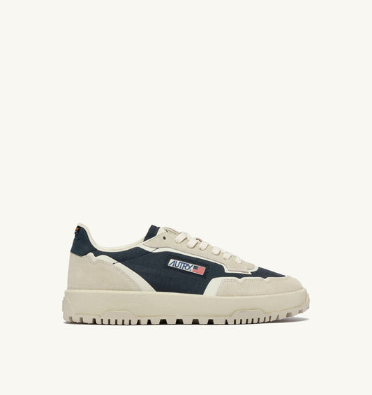 AUTRY WILDPACE LOW SNEAKERS IN WHITE AND SPACE BLUE CORDURA AND SUEDE