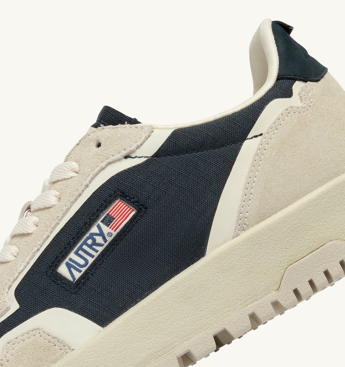 AUTRY WILDPACE LOW SNEAKERS IN WHITE AND SPACE BLUE CORDURA AND SUEDE