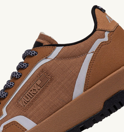 AUTRY WILDPACE LOW SNEAKERS IN RIPSTOP NYLON AND LEATHER COLOR BROWN SUGAR AND REFLEX