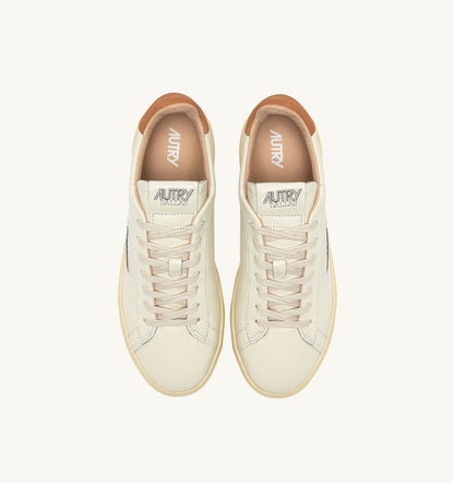 AUTRY DALLAS LOW SNEAKERS IN MARSHMALLOW AND BROWN SUGAR LEATHER