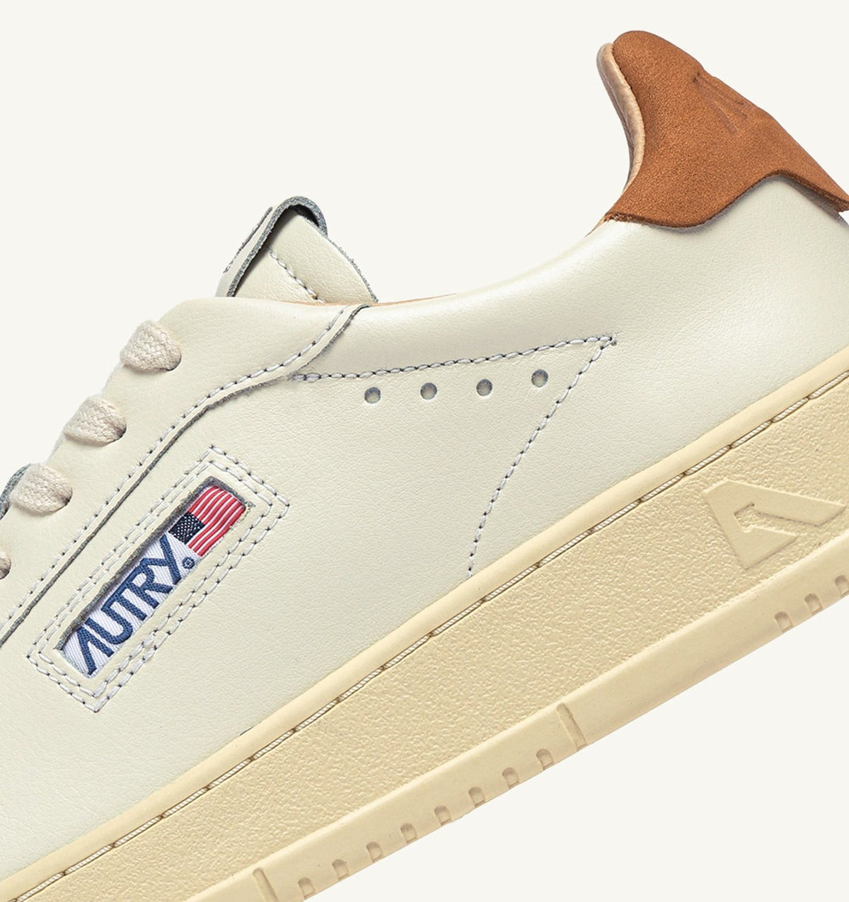 AUTRY DALLAS LOW SNEAKERS IN MARSHMALLOW AND BROWN SUGAR LEATHER