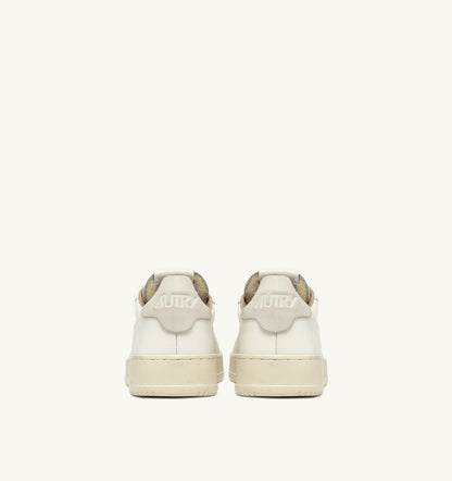 AUTRY DALLAS LOW SNEAKERS IN WHITE LEATHER