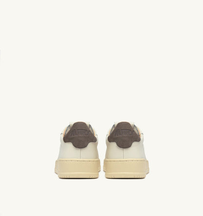 AUTRY DALLAS LOW SNEAKERS IN MARSHMALLOW AND MOREL LEATHER