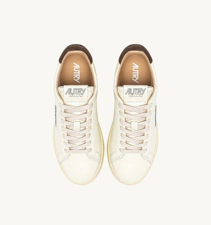 AUTRY DALLAS LOW SNEAKERS IN TEAK AND MARSHMALLOW LEATHER
