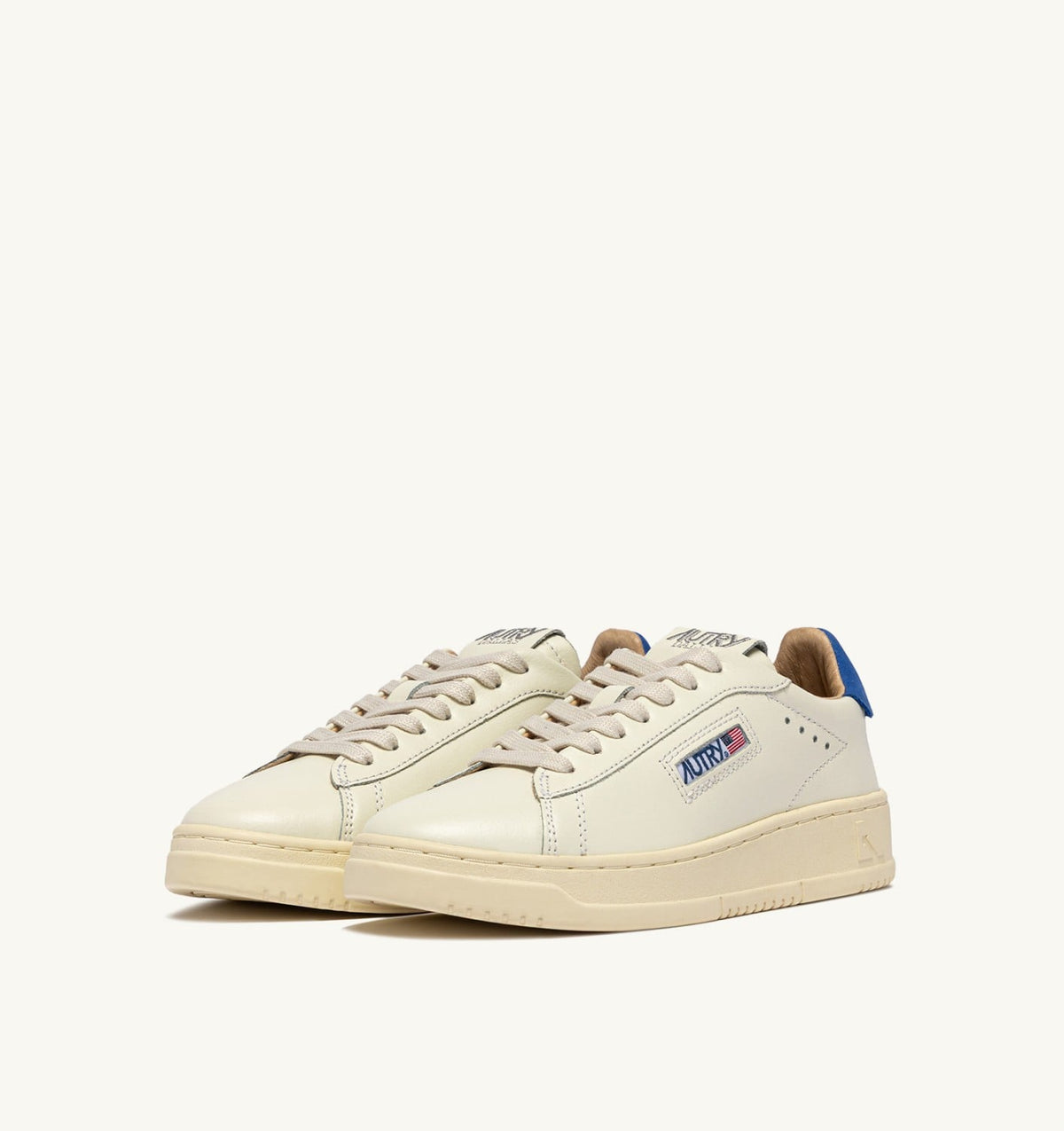 AUTRY DALLAS LOW SNEAKERS IN MARSHMALLOW AND LAPIS BLUE LEATHER