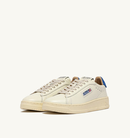 AUTRY DALLAS LOW SNEAKERS IN MARSHMALLOW AND LAPIS BLUE LEATHER