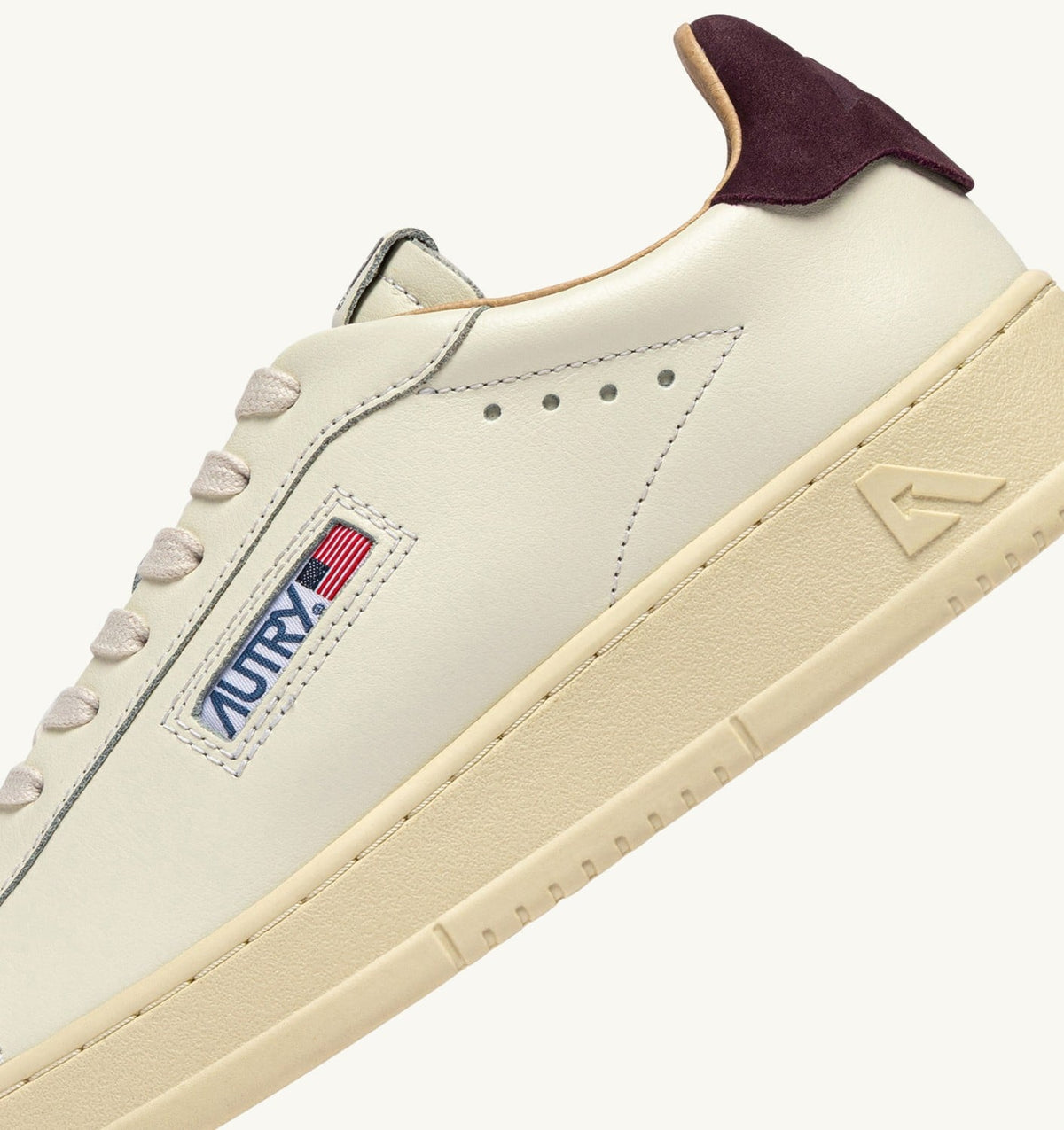 AUTRY DALLAS LOW SNEAKERS IN MARSHMALLOW AND FIG LEATHER