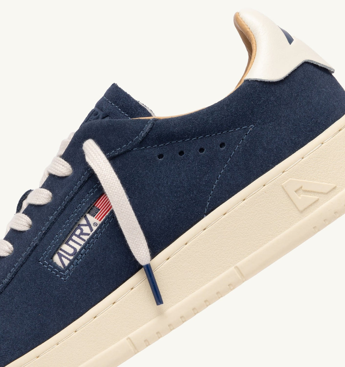 AUTRY DALLAS LOW SNEAKERS IN BLUETTE SUEDE