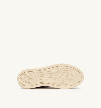 AUTRY DALLAS LOW SNEAKERS IN WHITE SUEDE