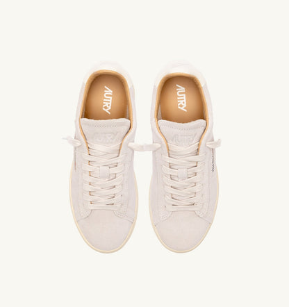 AUTRY DALLAS LOW SNEAKERS IN WHITE SUEDE