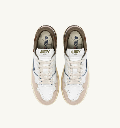 AUTRY CLC LOW SNEAKERS IN WHITE AND COVERT GREEN LEATHER SUEDE