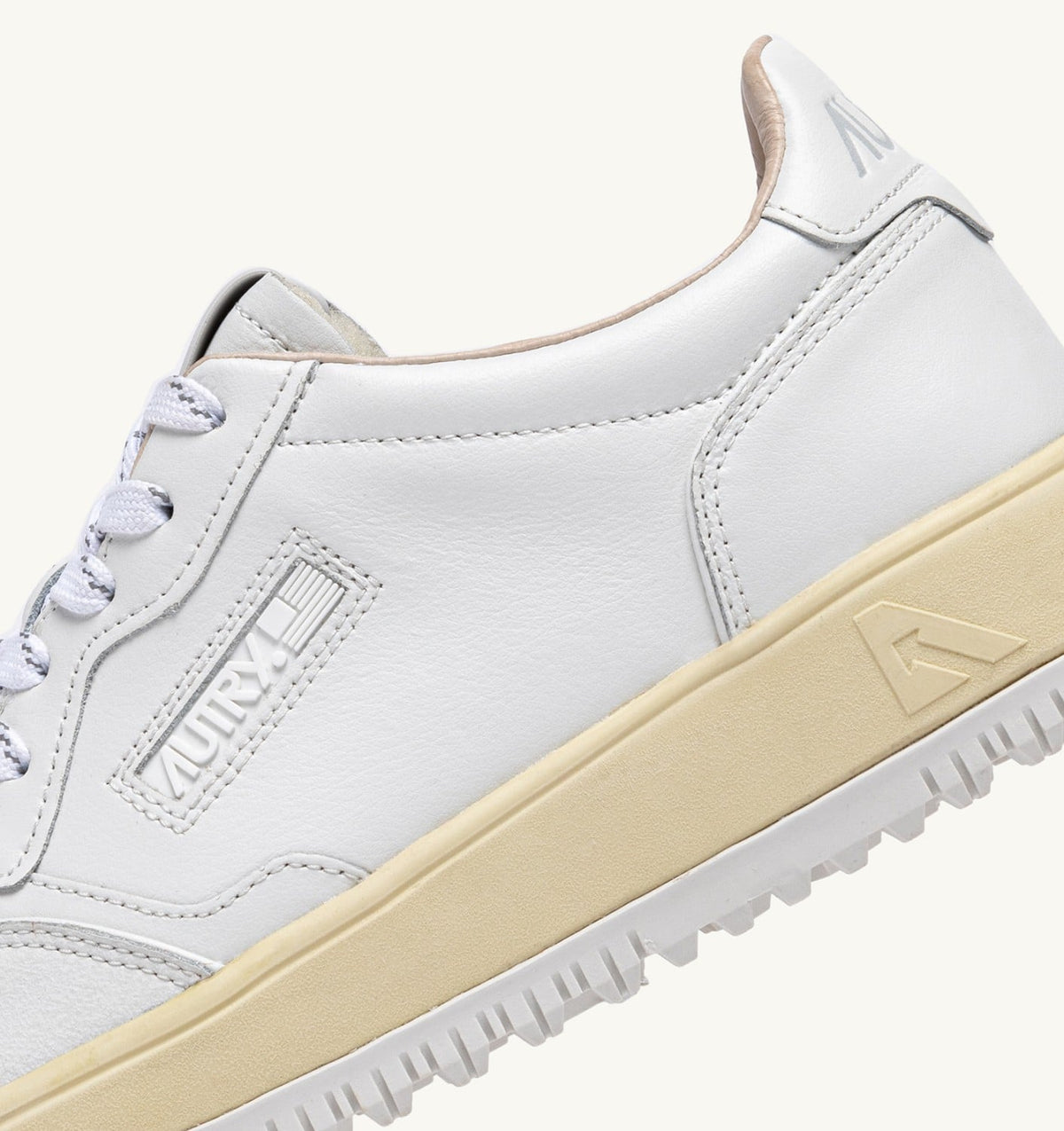 AUTRY GOLF LOW SNEAKERS IN WHITE LEATHER