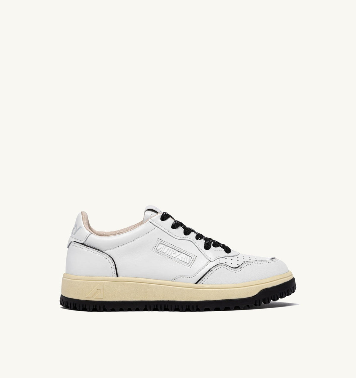 AUTRY GOLF LOW SNEAKERS IN LEATHER COLOR WHITE AND BLACK