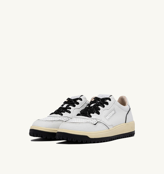 AUTRY GOLF LOW SNEAKERS IN LEATHER COLOR WHITE AND BLACK