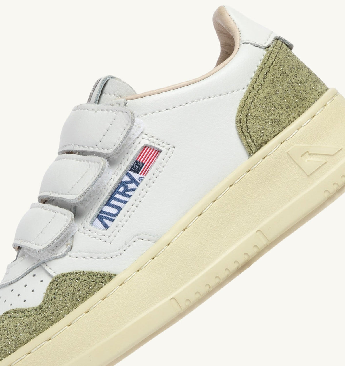 AUTRY MEDALIST KIDSTRIPES SNEAKERS IN WHITE LEATHER AND GLITTER SAGE LEATHER