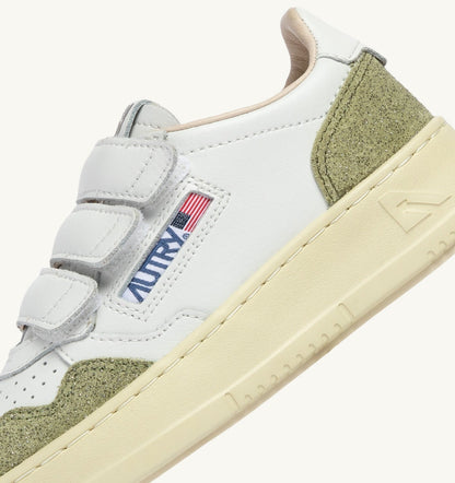 AUTRY MEDALIST KIDSTRIPES SNEAKERS IN WHITE LEATHER AND GLITTER SAGE LEATHER