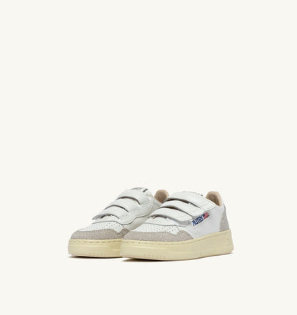 AUTRY MEDALIST KIDSTRIPES SNEAKERS IN WHITE LEATHER AND GLITTER GRAY LEATHER