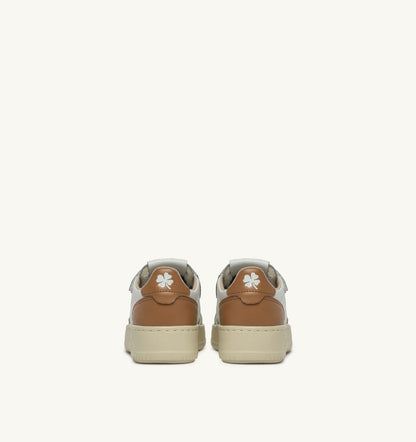AUTRY MEDALIST LOW KIDSTRIPES SNEAKERS IN LEATHER COLOR WHISPER WHITE IVORY WHITE AND BROWN SUGAR