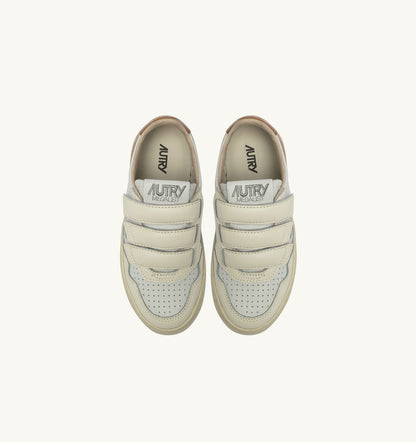 AUTRY MEDALIST LOW KIDSTRIPES SNEAKERS IN LEATHER COLOR WHISPER WHITE IVORY WHITE AND BROWN SUGAR