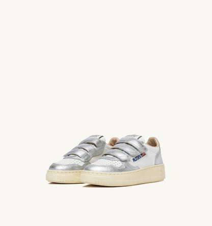 AUTRY MEDALIST KIDSTRIPES LOW BICOLOR SNEAKERS IN WHITE AND SILVER LEATHER