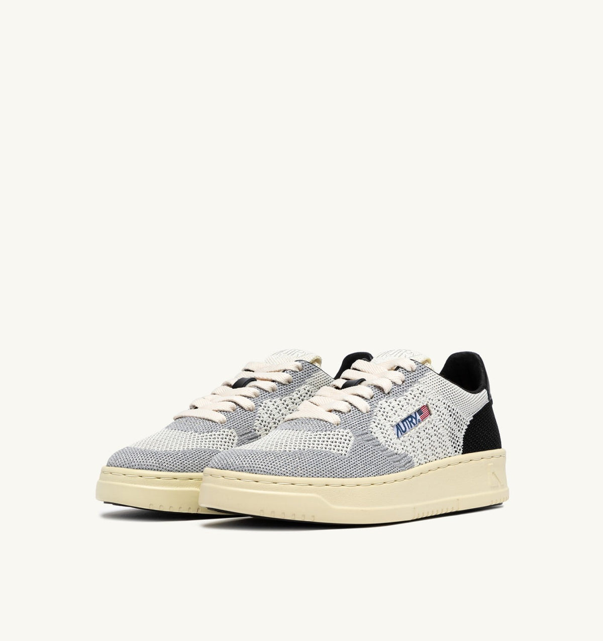 AUTRY MEDALIST EASEKNIT LOW SNEAKERS IN IVORY WHITE BLACK AND SILVER KNIT