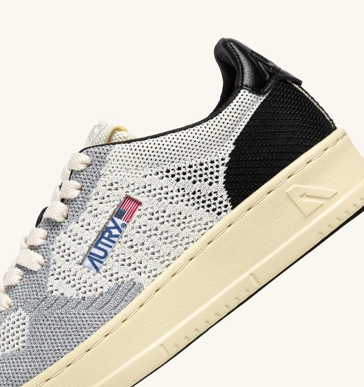 AUTRY MEDALIST EASEKNIT LOW SNEAKERS IN IVORY WHITE BLACK AND SILVER KNIT
