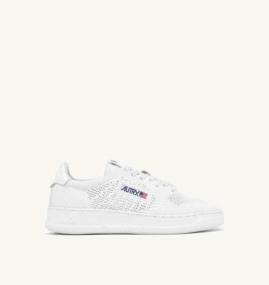 AUTRY MEDALIST EASEKNIT LOW SNEAKERS IN WHITE KNIT