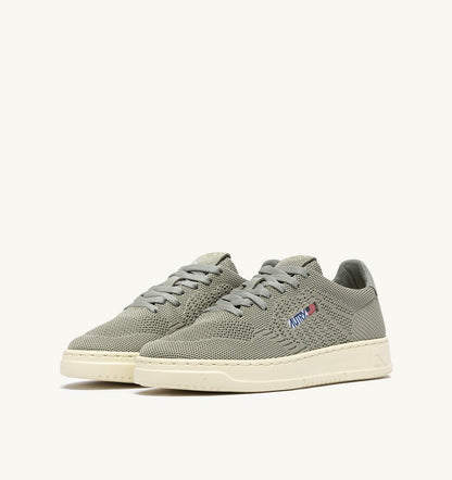 AUTRY MEDALIST EASEKNIT LOW SNEAKERS IN SEA GRASS KNIT