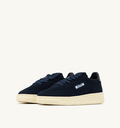 AUTRY MEDALIST EASEKNIT LOW SNEAKERS IN SPACE BLUE KNIT