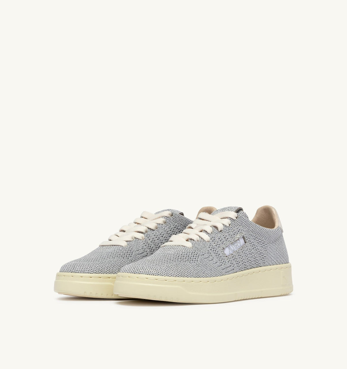 AUTRY MEDALIST EASEKNIT LOW SNEAKERS IN SILVER-TONE KNIT