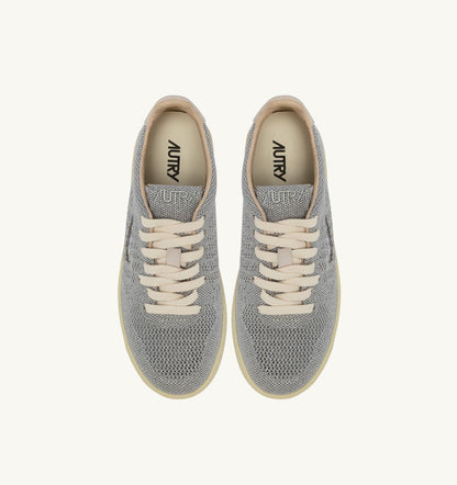 AUTRY MEDALIST EASEKNIT LOW SNEAKERS IN SILVER-TONE KNIT