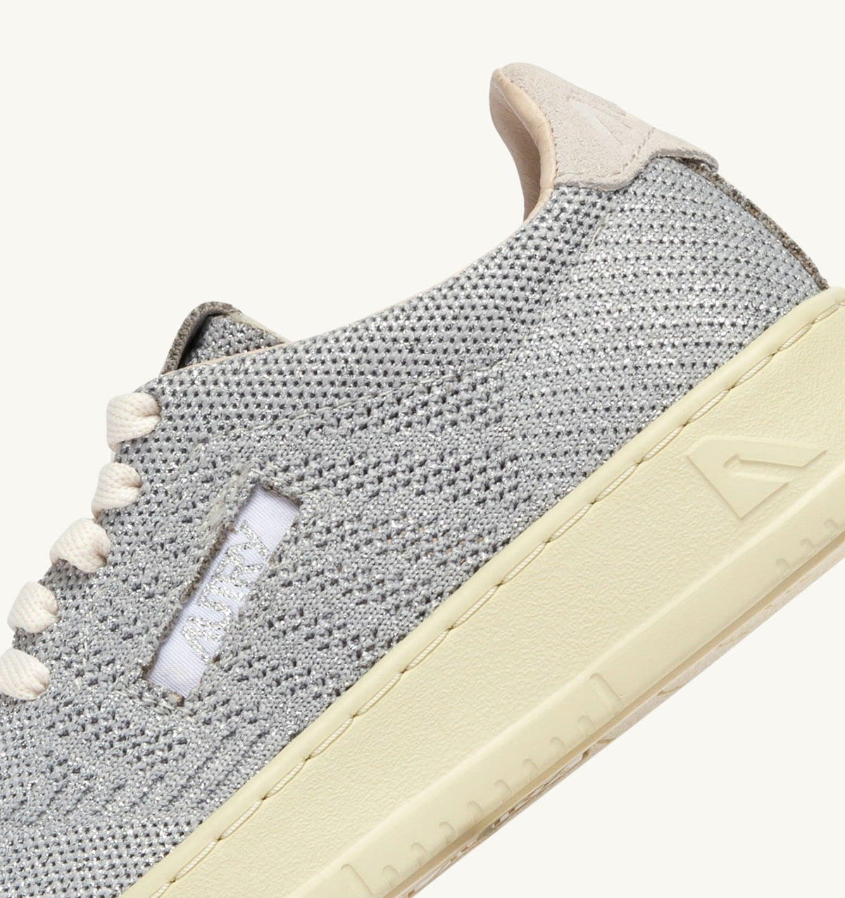 AUTRY MEDALIST EASEKNIT LOW SNEAKERS IN SILVER-TONE KNIT