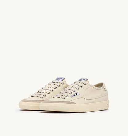 AUTRY WINDSCAPE LOW SNEAKERS IN CREAM CANVAS