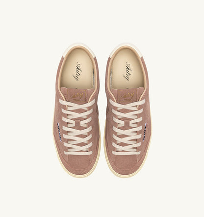 AUTRY WINDSCAPE LOW SNEAKERS IN PIGEON AND MARSHMALLOW SUEDE