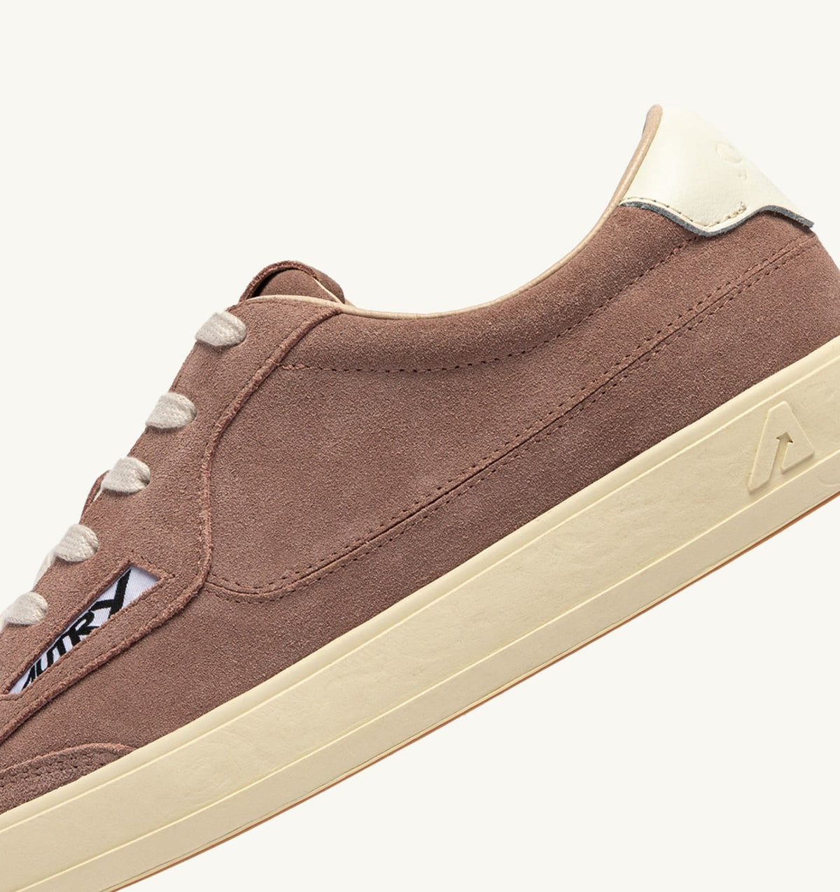 AUTRY WINDSCAPE LOW SNEAKERS IN PIGEON AND MARSHMALLOW SUEDE