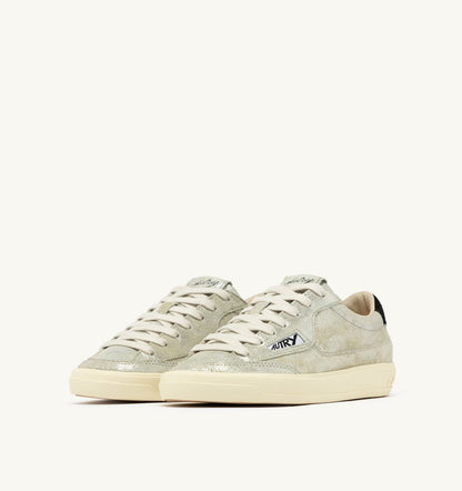 AUTRY WINDSCAPE LOW SNEAKERS IN SILVER AND BLACK LAMINATED SUEDE