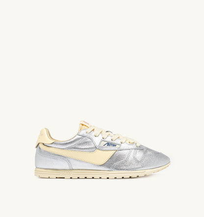 AUTRY WINDSPIN SNEAKERS IN SILVER AND RUTABAGA SUEDE AND LEATHER