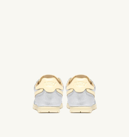 AUTRY WINDSPIN SNEAKERS IN SILVER AND RUTABAGA SUEDE AND LEATHER
