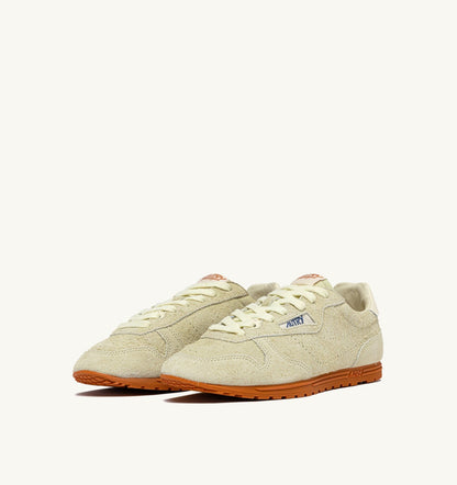 AUTRY SNEAKERS WINDSPIN IN BUTTER WHITE SUEDE