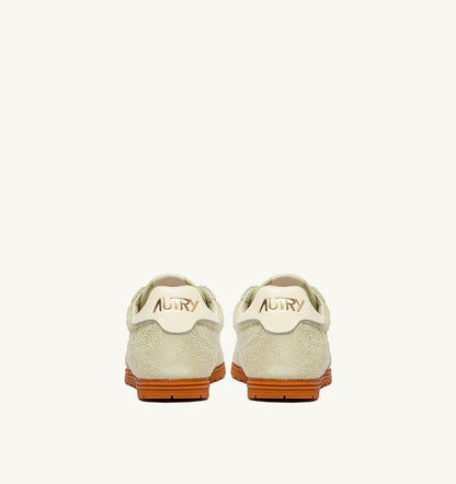 AUTRY SNEAKERS WINDSPIN IN BUTTER WHITE SUEDE