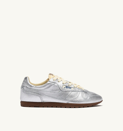 AUTRY WINDSPIN SNEAKERS IN SILVER TONE LAMINATED LEATHER