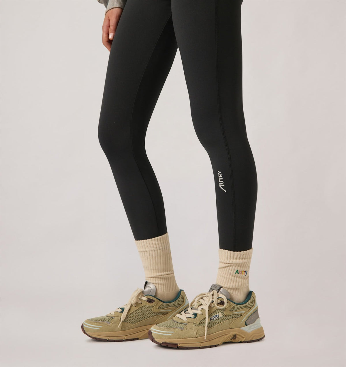 AUTRY RIBBED SOCKS WITH MULTICOLOR EMBROIDERED LOGO UNISEX